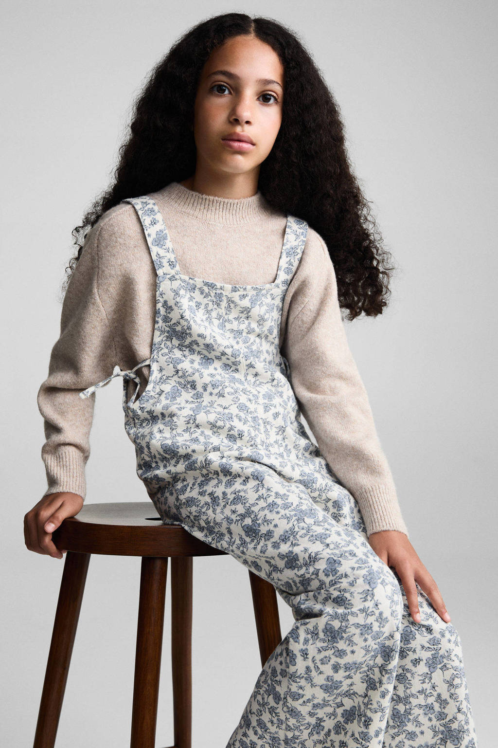 Mango Kids gebloemde tuinbroek blauw/wit