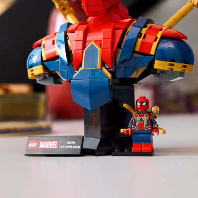 LEGO Super Heroes 76326 Byste av Iron Spider-Man