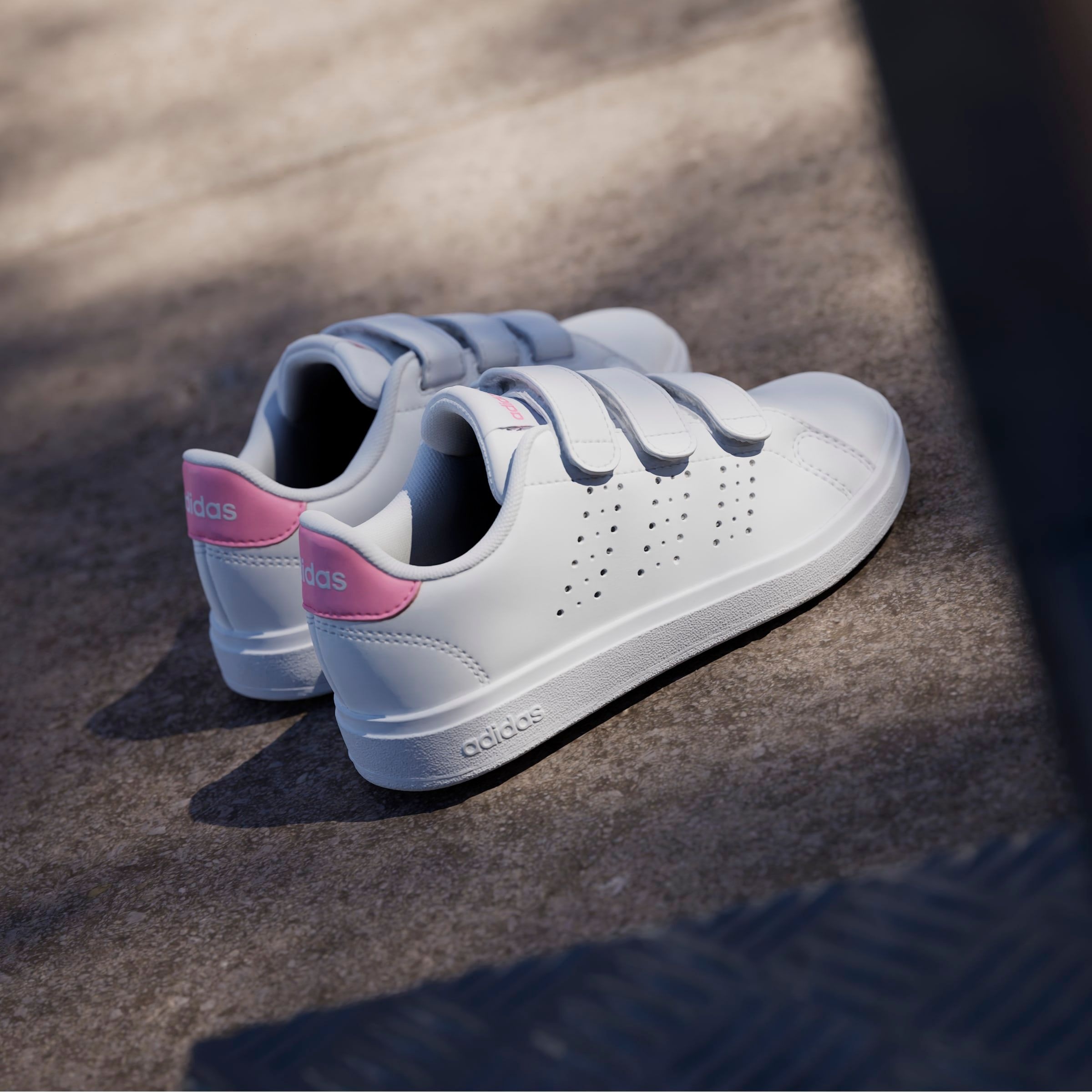 adidas Sportswear Klettschuh »ADVANTAGE BASE 2.0 KIDS«  Design auf den Spuren des adidas Stan Smith