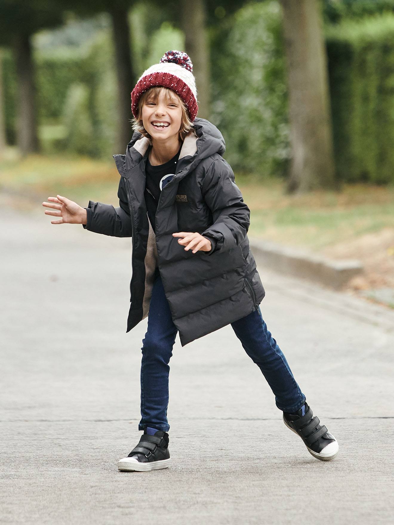 Gorro de tricô trançado para meninos, vermelho escuro bicolor/multicolorido