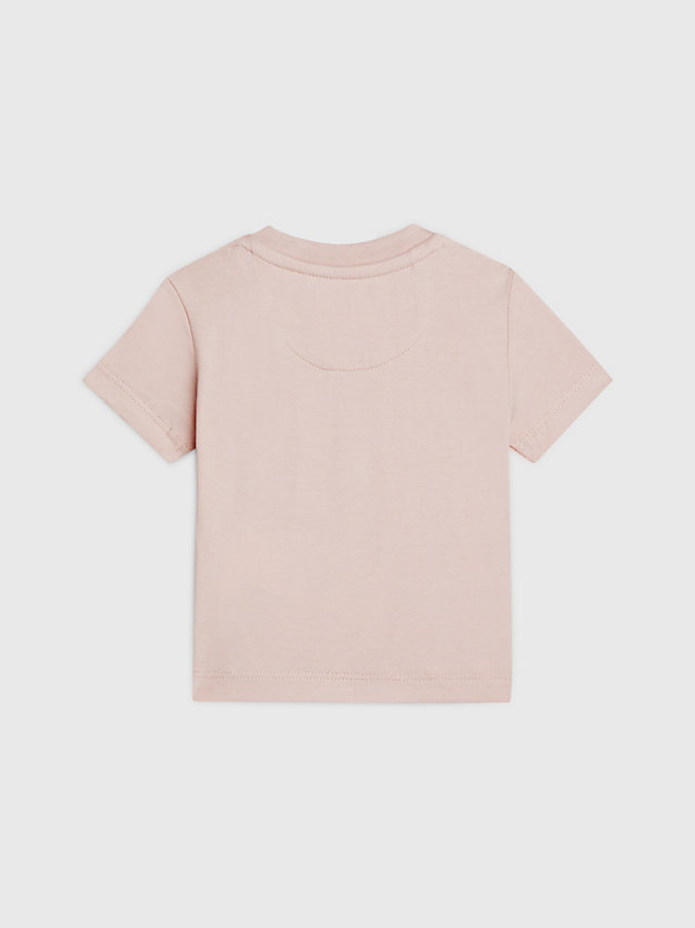 Camiseta infantil com logotipo