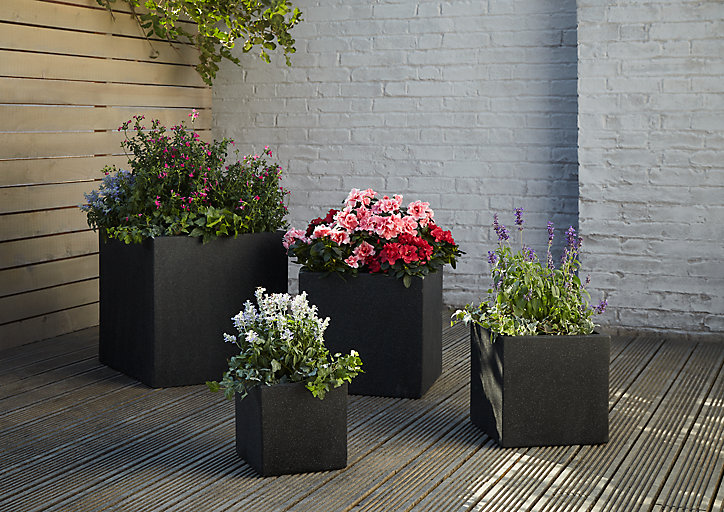 Pot carré ciment Blooma Hoa gris foncé 40 x 40 x h.40 cm