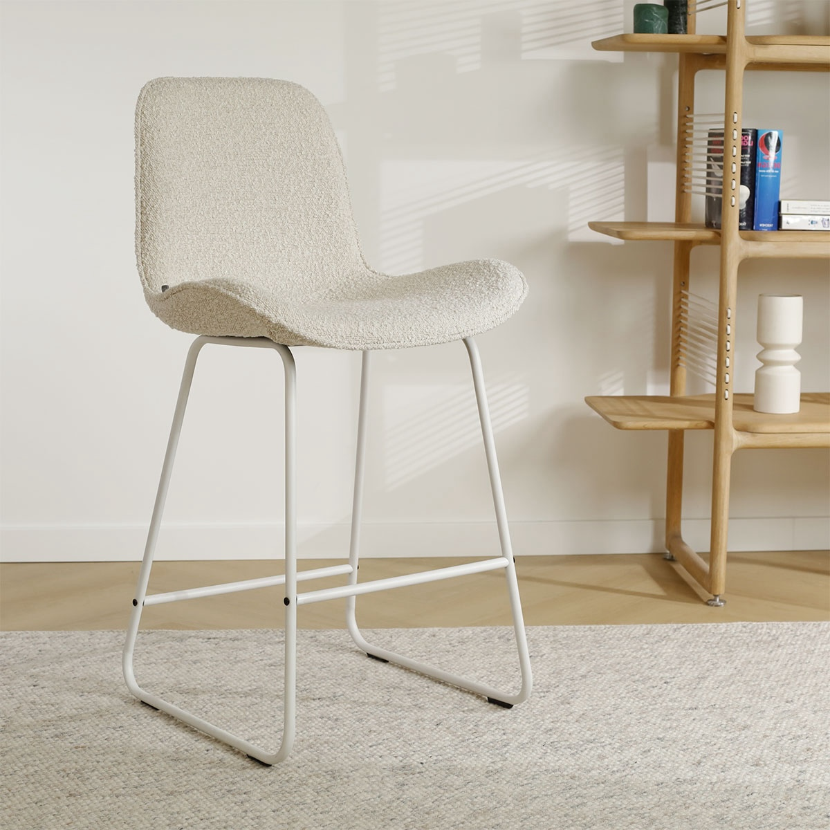 Barkruk Nino-Fé bouclé beige - wit onderstel -  65 cm