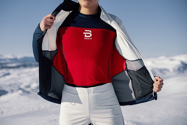 Dæhlie Performance-Tech LS, dame<br>Lett og komfortabelt superundertøy!