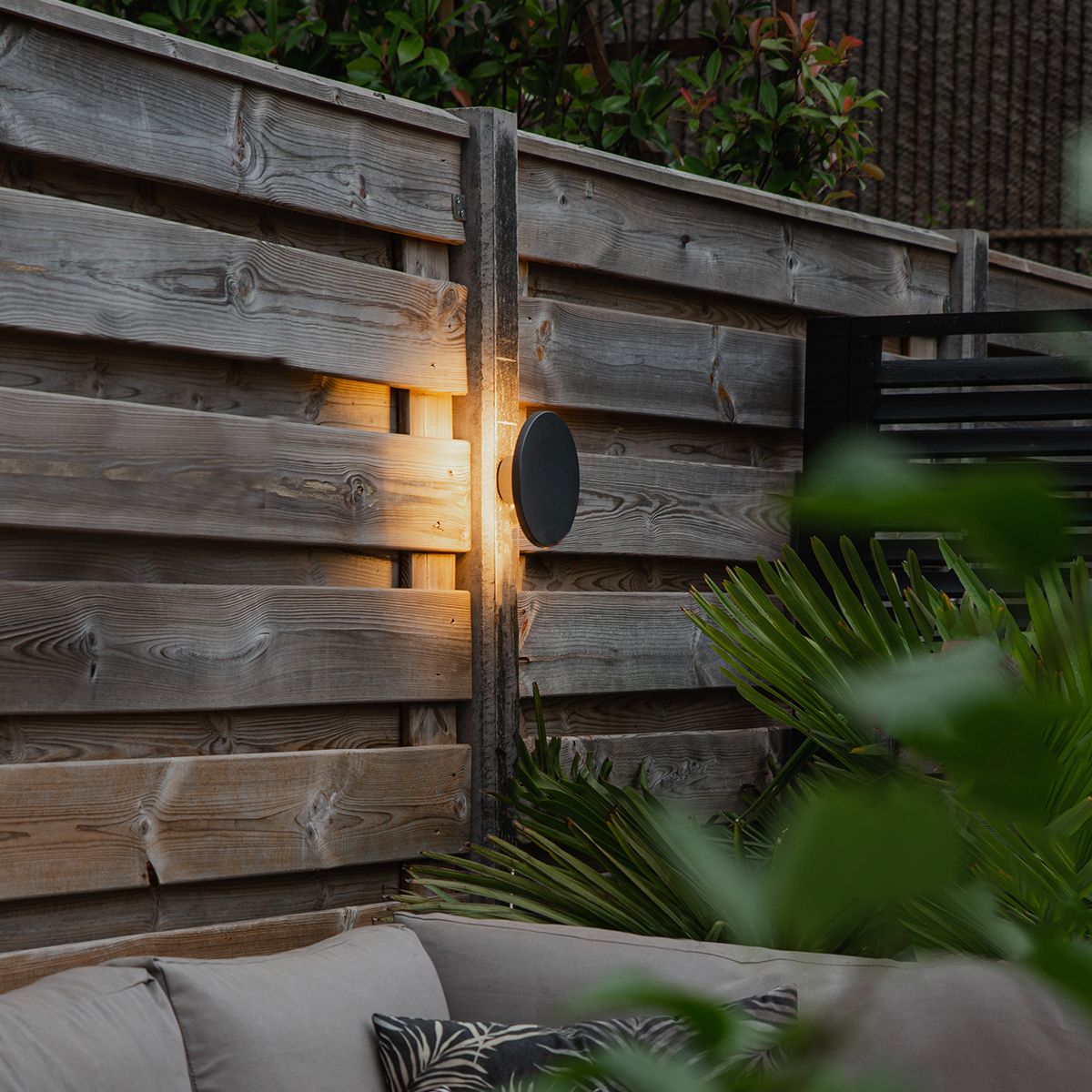 Design wandlamp grijs 16,5 cm incl. LED - Skyf