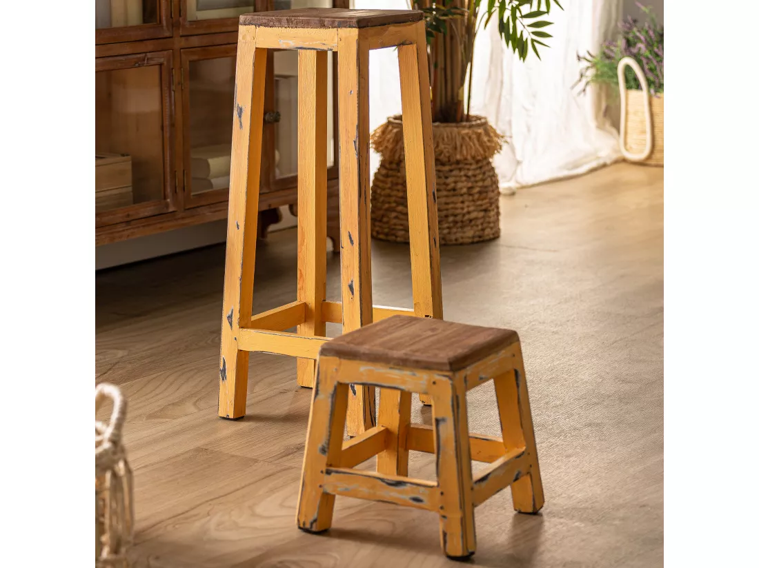 Repose- pied en bois de mahogany moutarde 30x30x30 cm