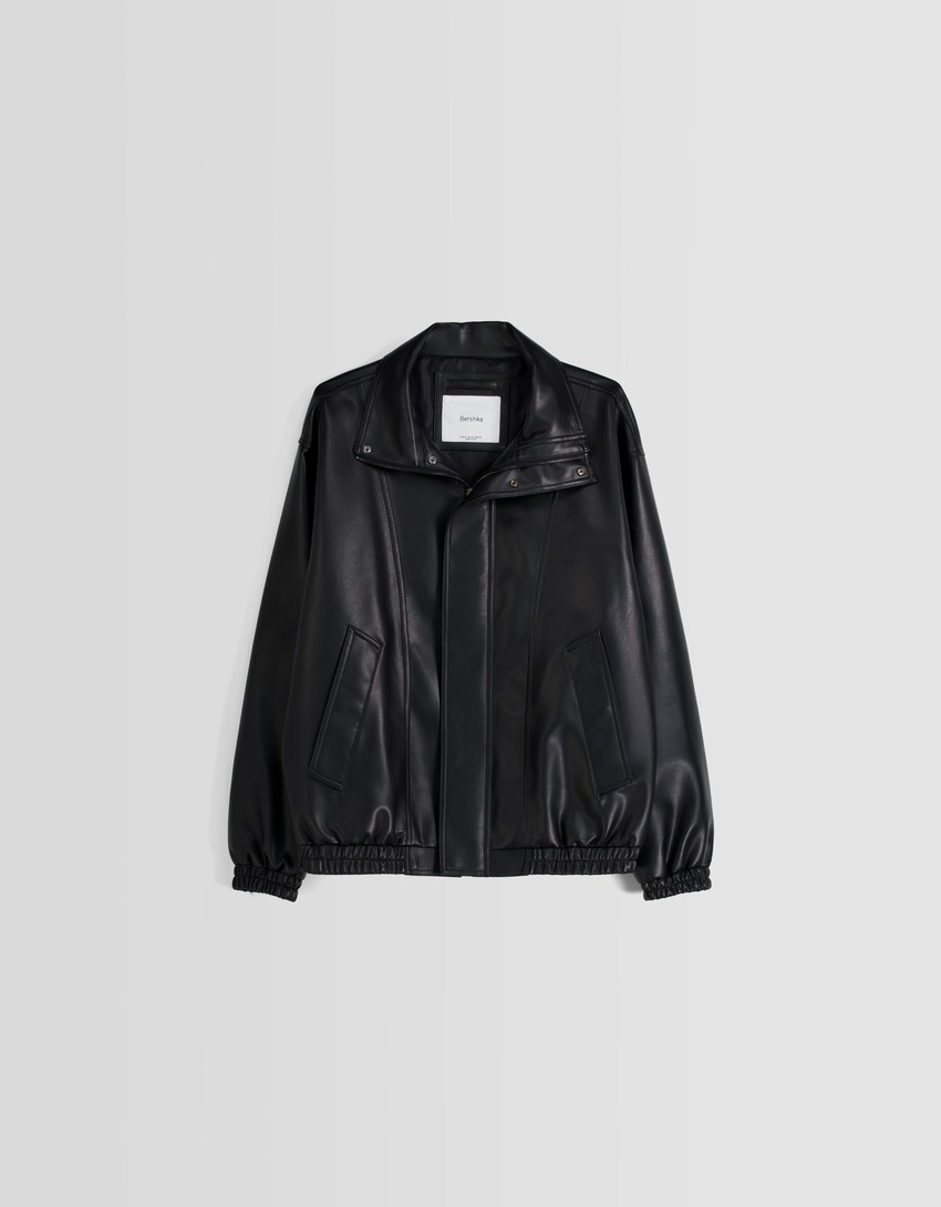 Jaqueta bomber oversized em couro sintético