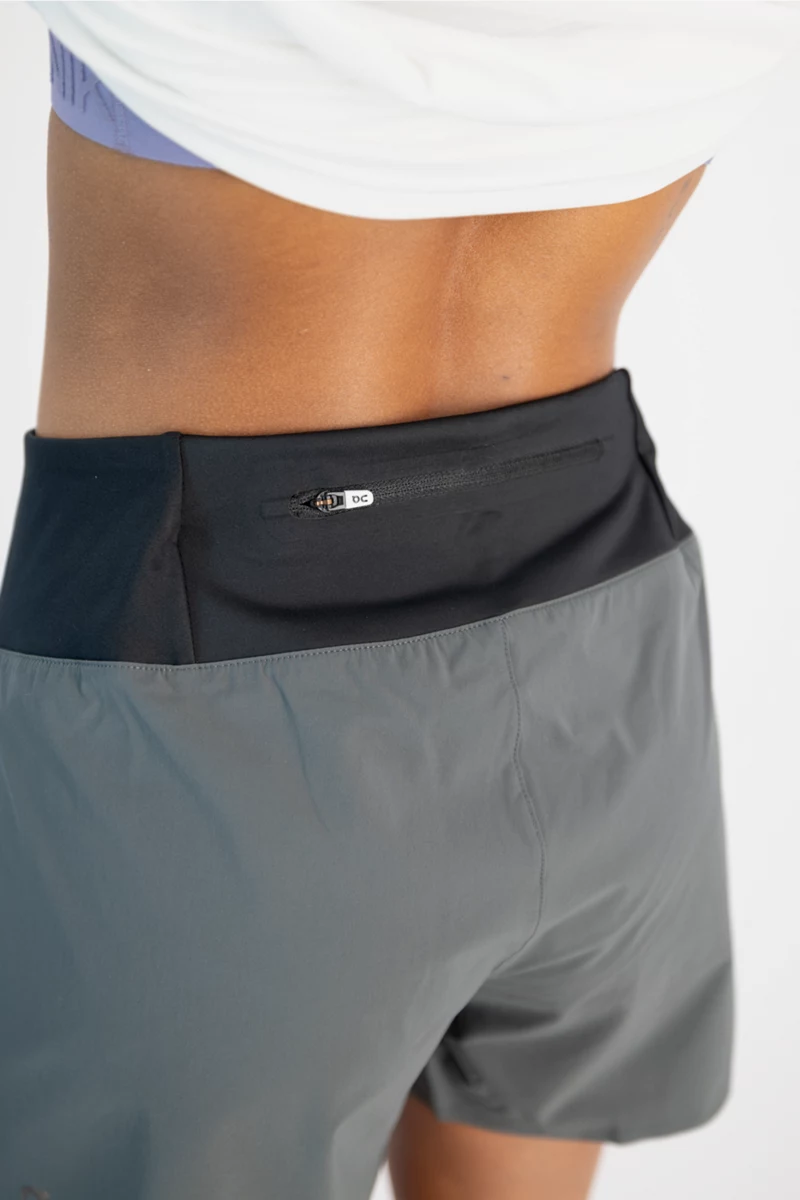 ON 5 Inch Running Damen Short