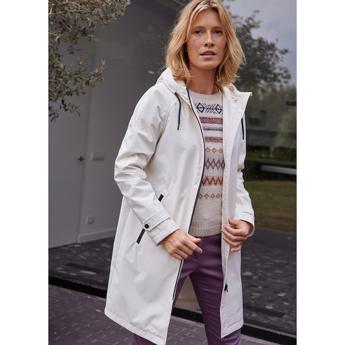 ANNE WEYBURN<br>Windjack conheceu Hood