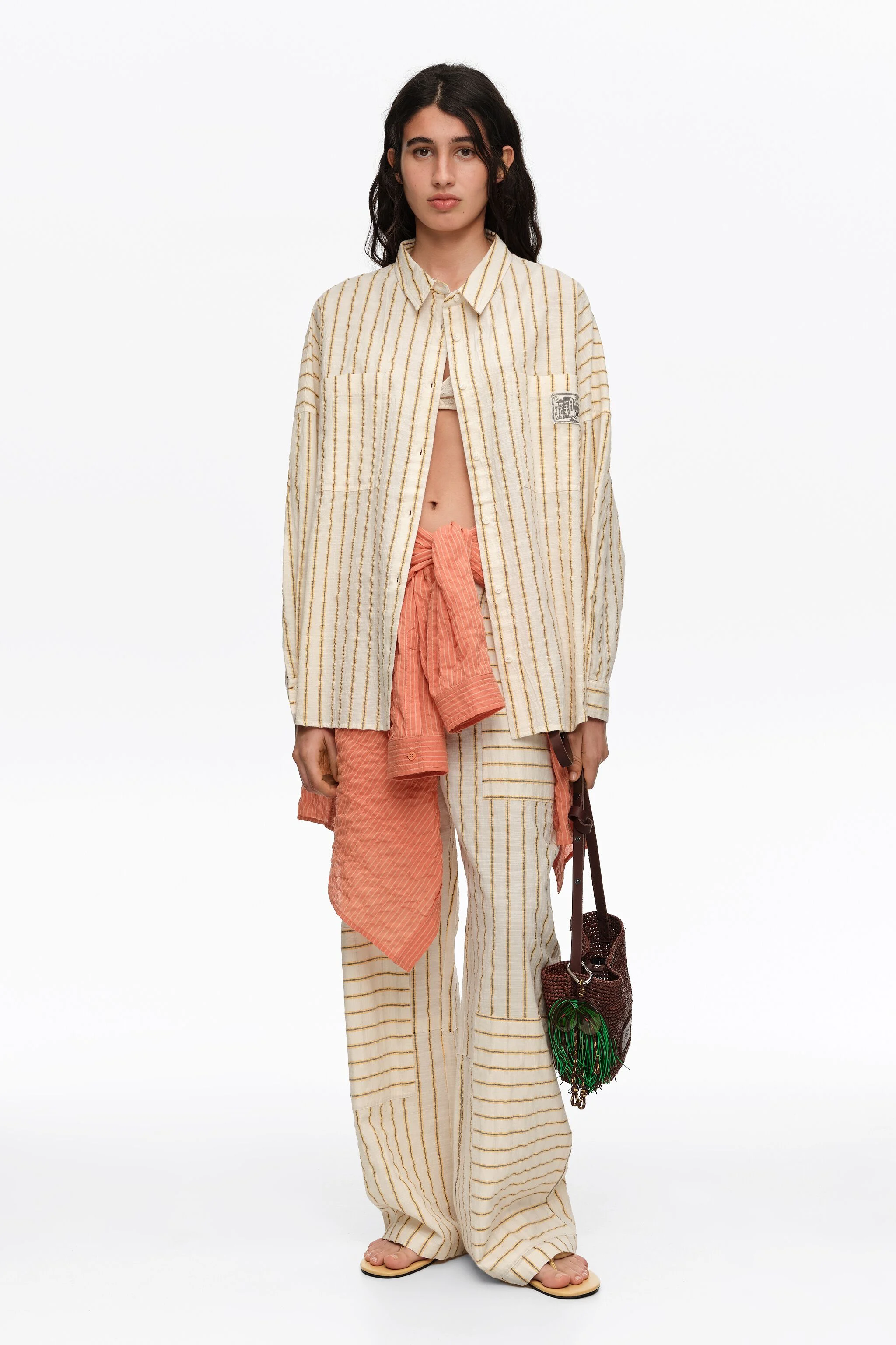 Camisa oversized de algodão texturizado com listras ocre