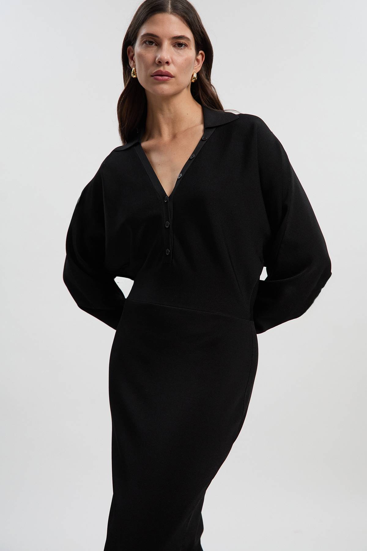 KarenMillen Robe Mi-Longue Tricot Mélange Viscose Slinky à Manches Chauve-Souris et Col Boutonné