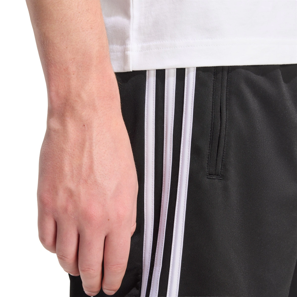 Calções adidas Firebird