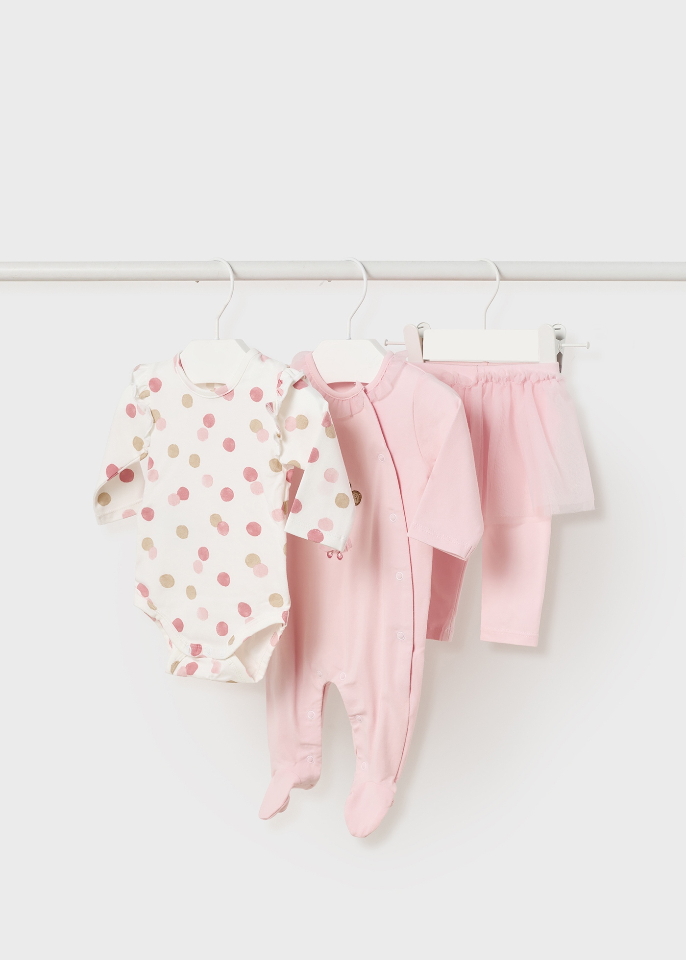 Conjunto de 3 peças em algodão sustentável para recém-nascidos.