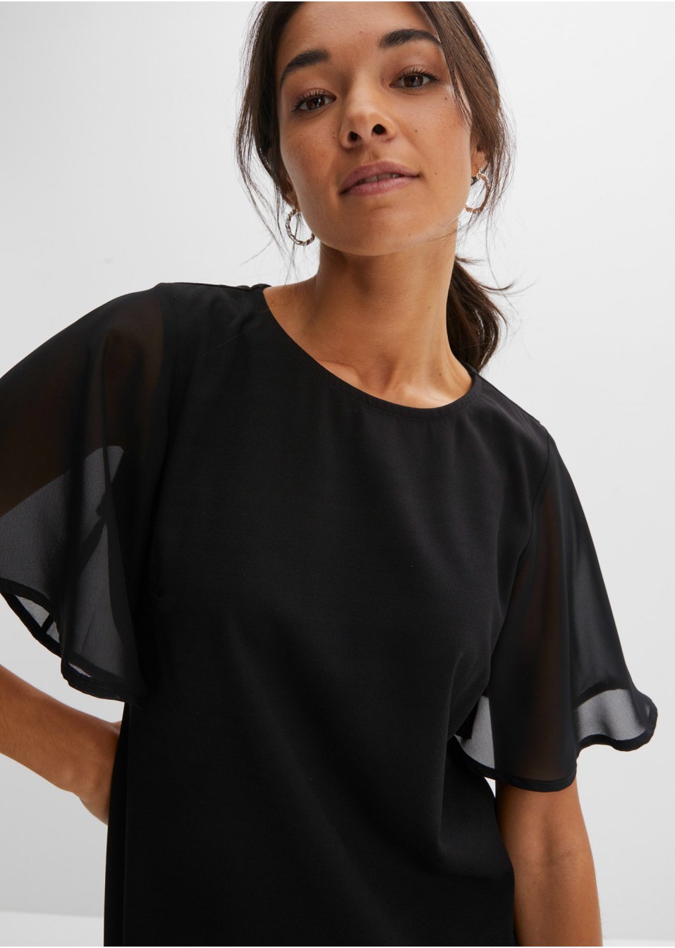 Robe avec manches en chiffon
