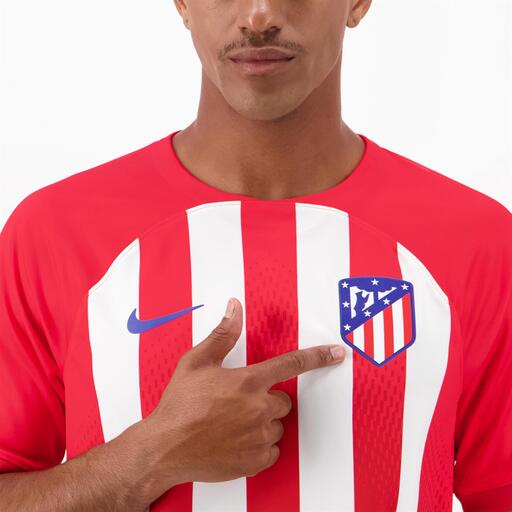 Nike em