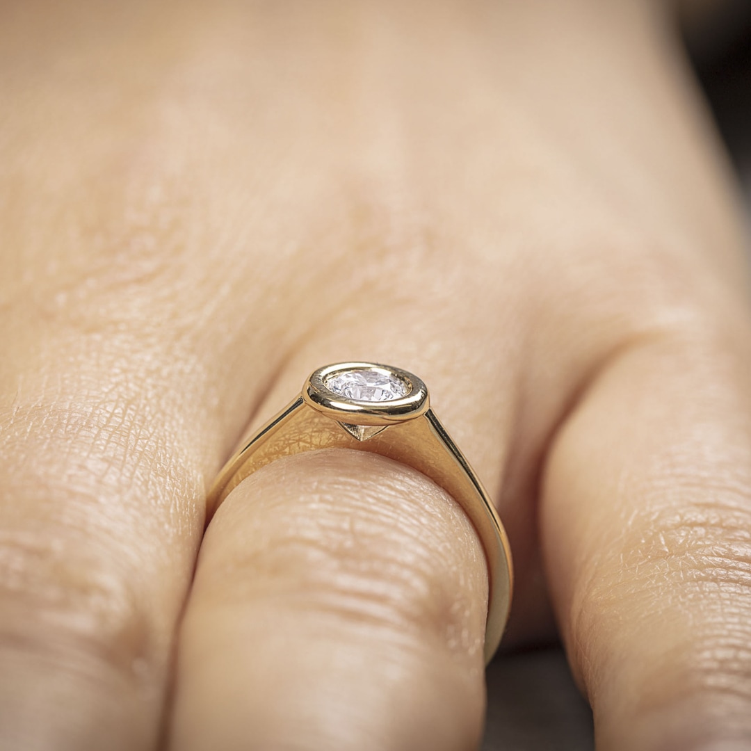 0.50 Karat GIA-Diamant Verlobungsring 750/18 K Gelbgold in Zargenfassung