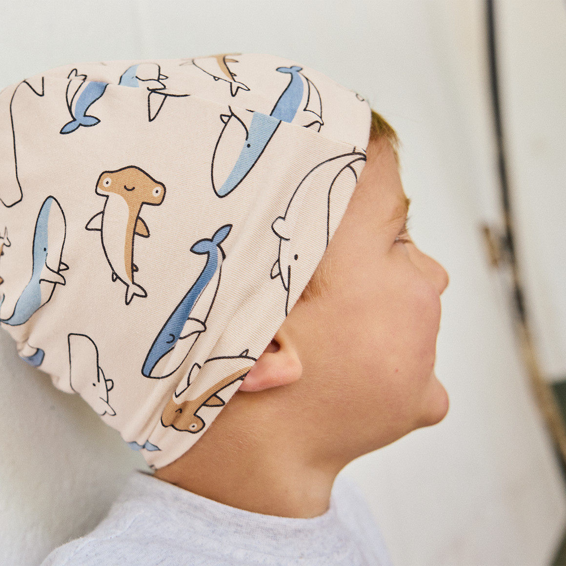 Topomini Baby Mütze mit Fisch-Allover beige