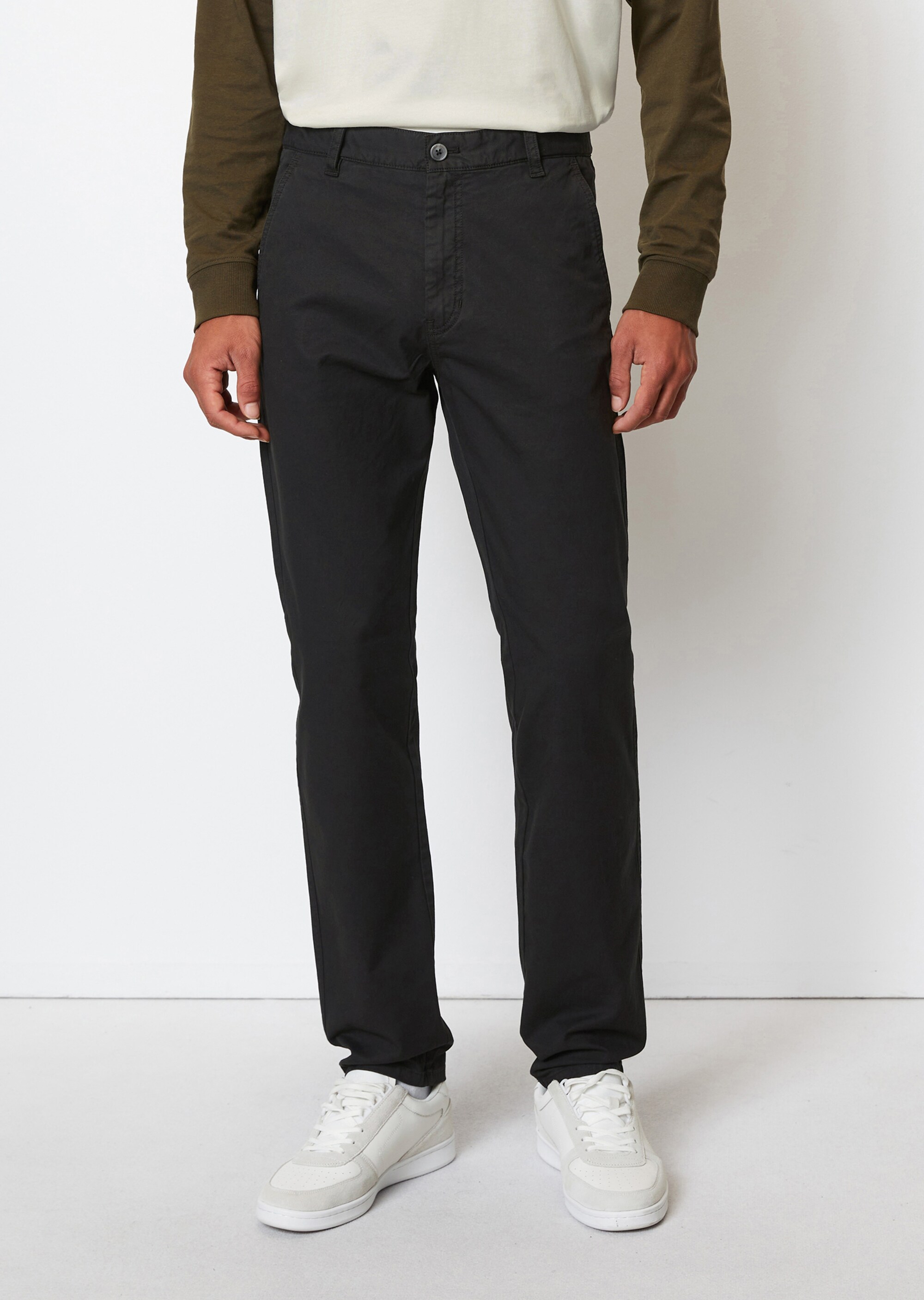 Chino tapered aus Bio-Baumwolle-Mix