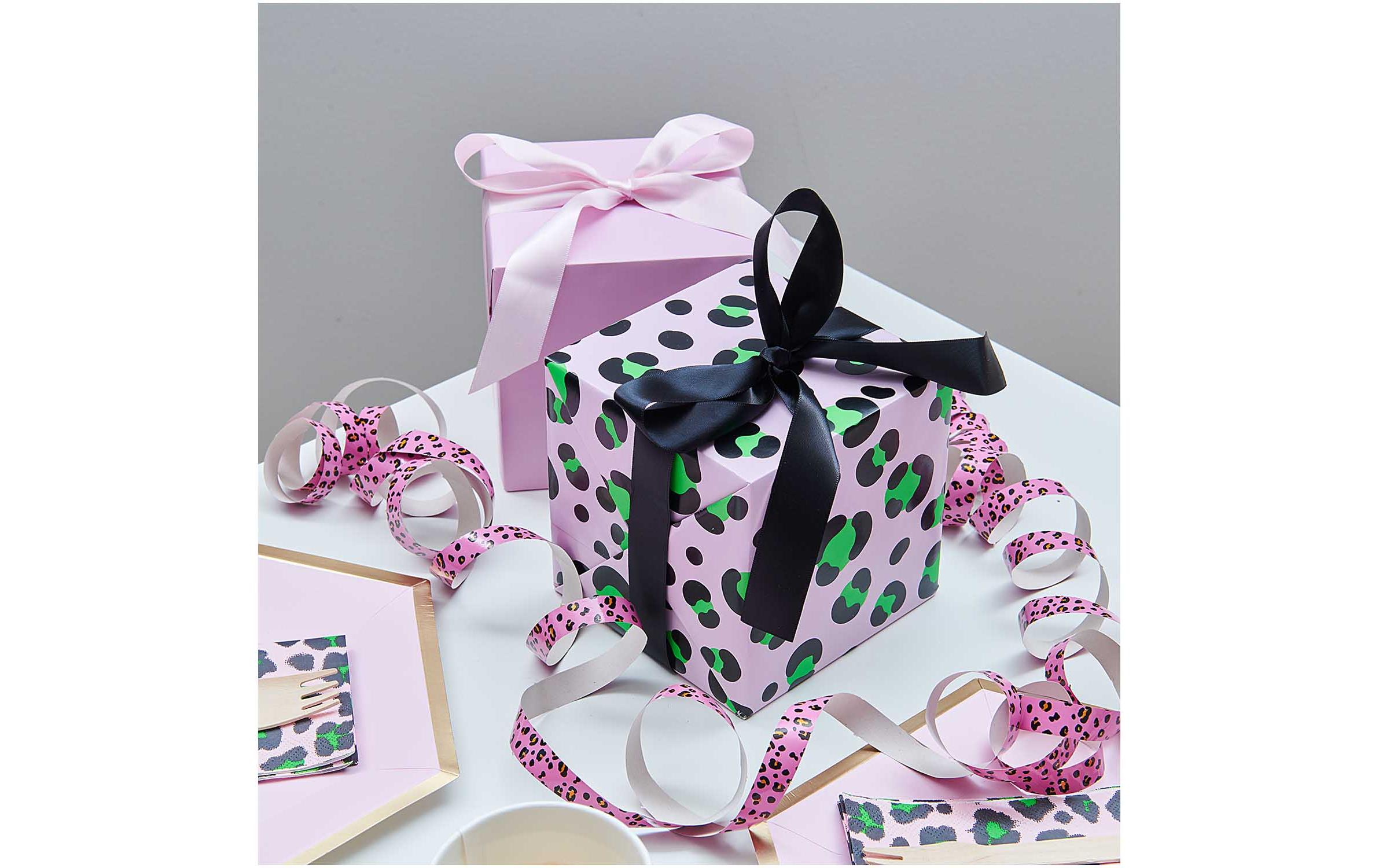 Geschenkpapier Leo Rosa/Grün, 70 x 3 mGeeignet als Geschenkverpackung oder Einfasspapier für Bücher
