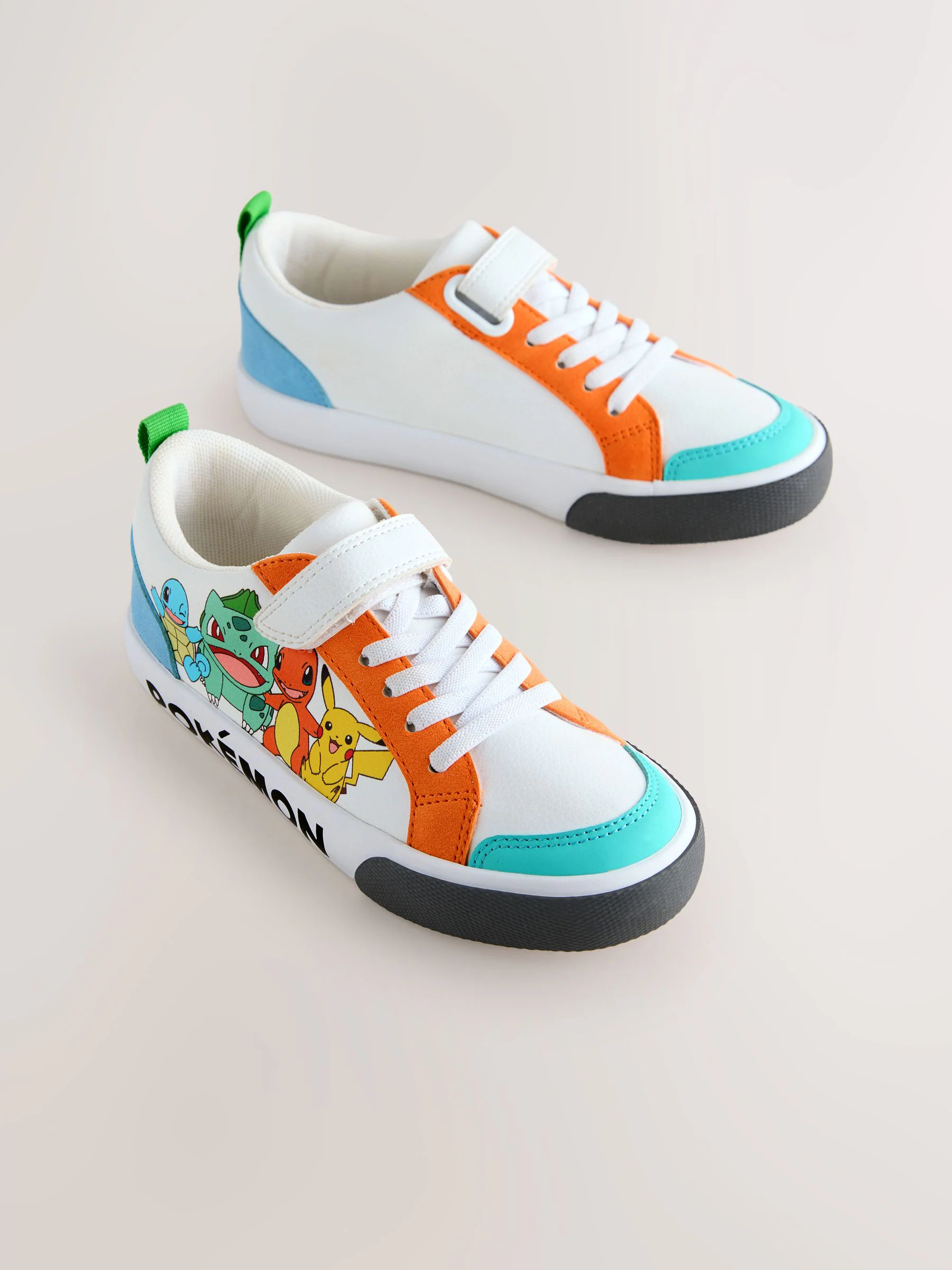 Wit met kleurvlakken - Pokemon sneakers met elastische veter
