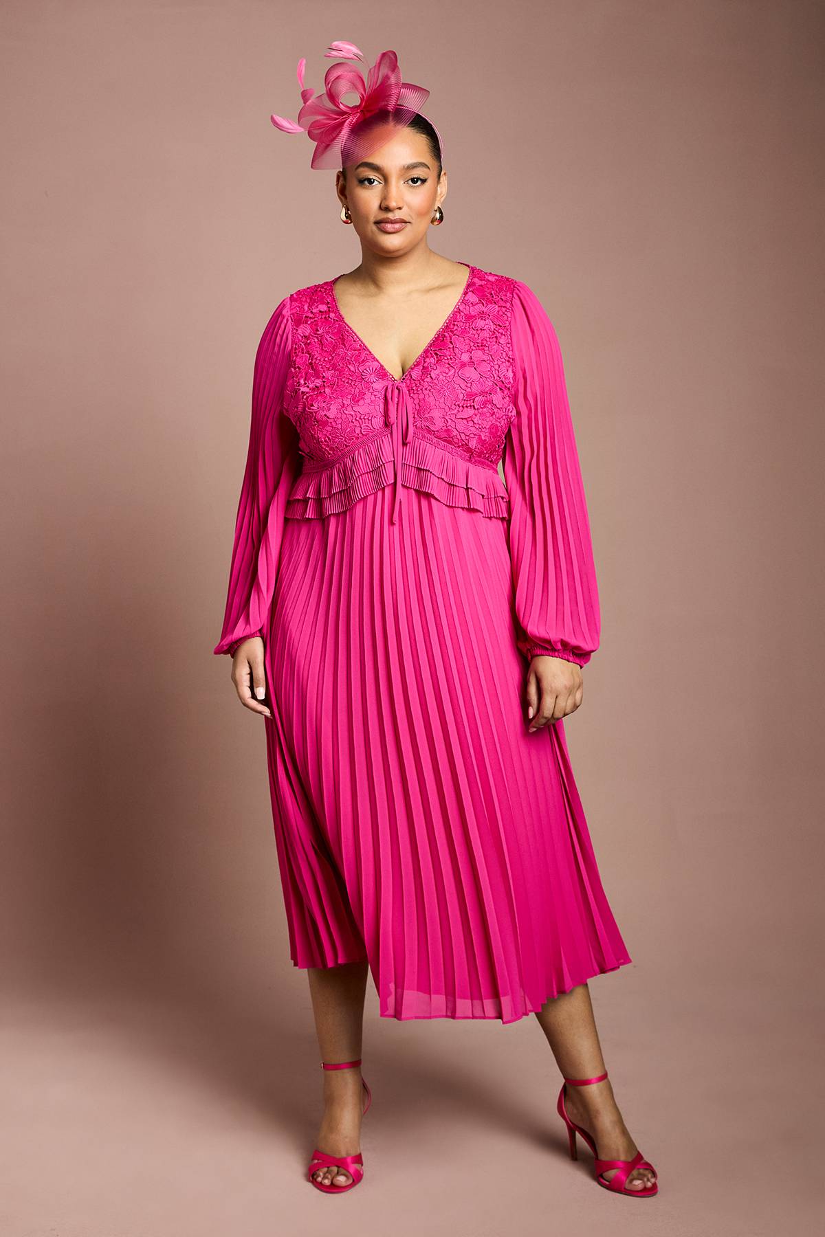 Coast Robe Longues Manches à Plis avec Insert en Dentelle Plus