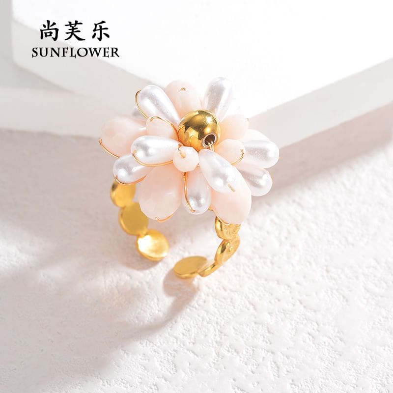 Shangfleur - Open ring met neppe parel en bloem
