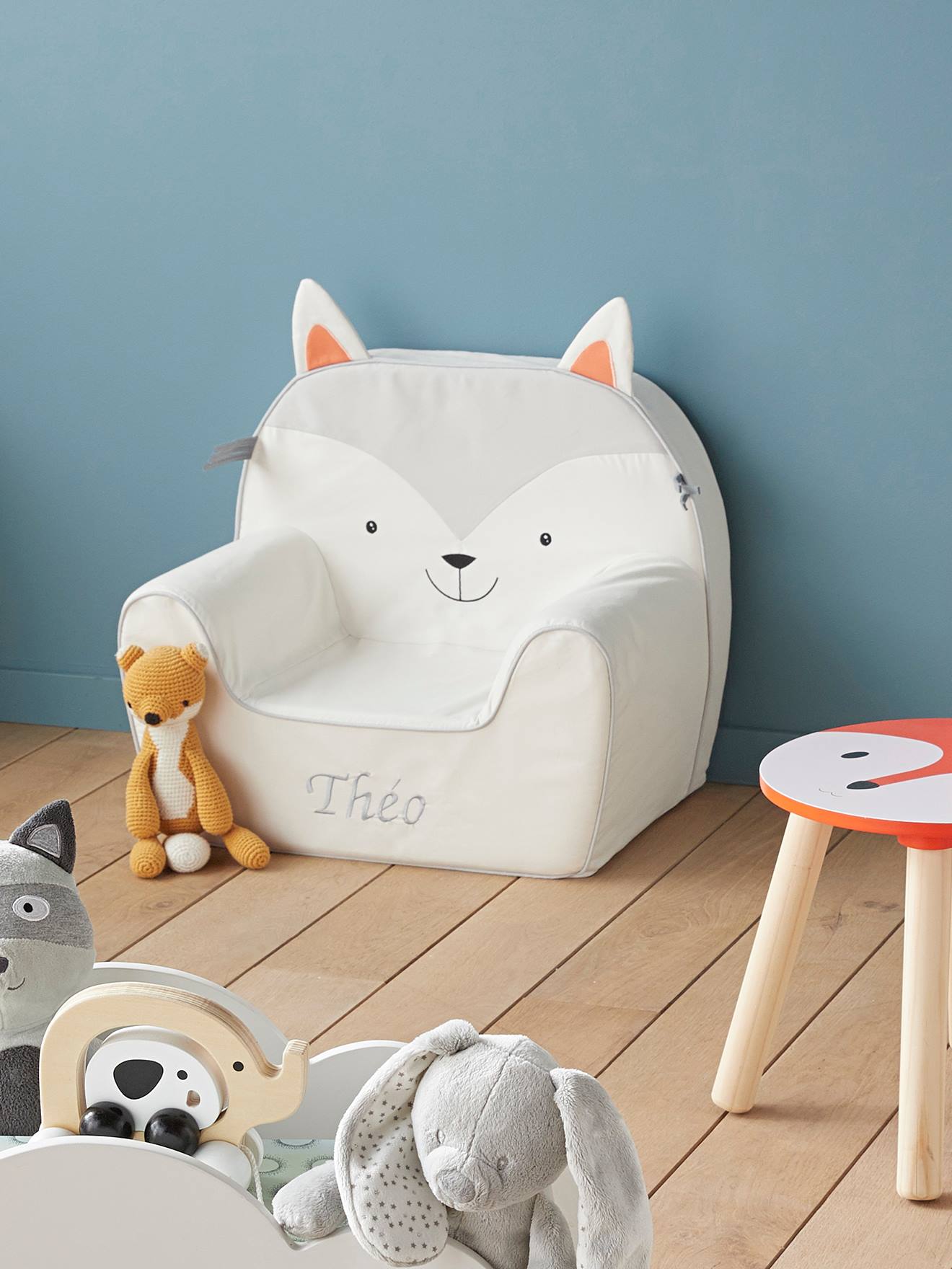 Poltrona de espuma personalizável, lisa, cinza claro, com estampa de gato.