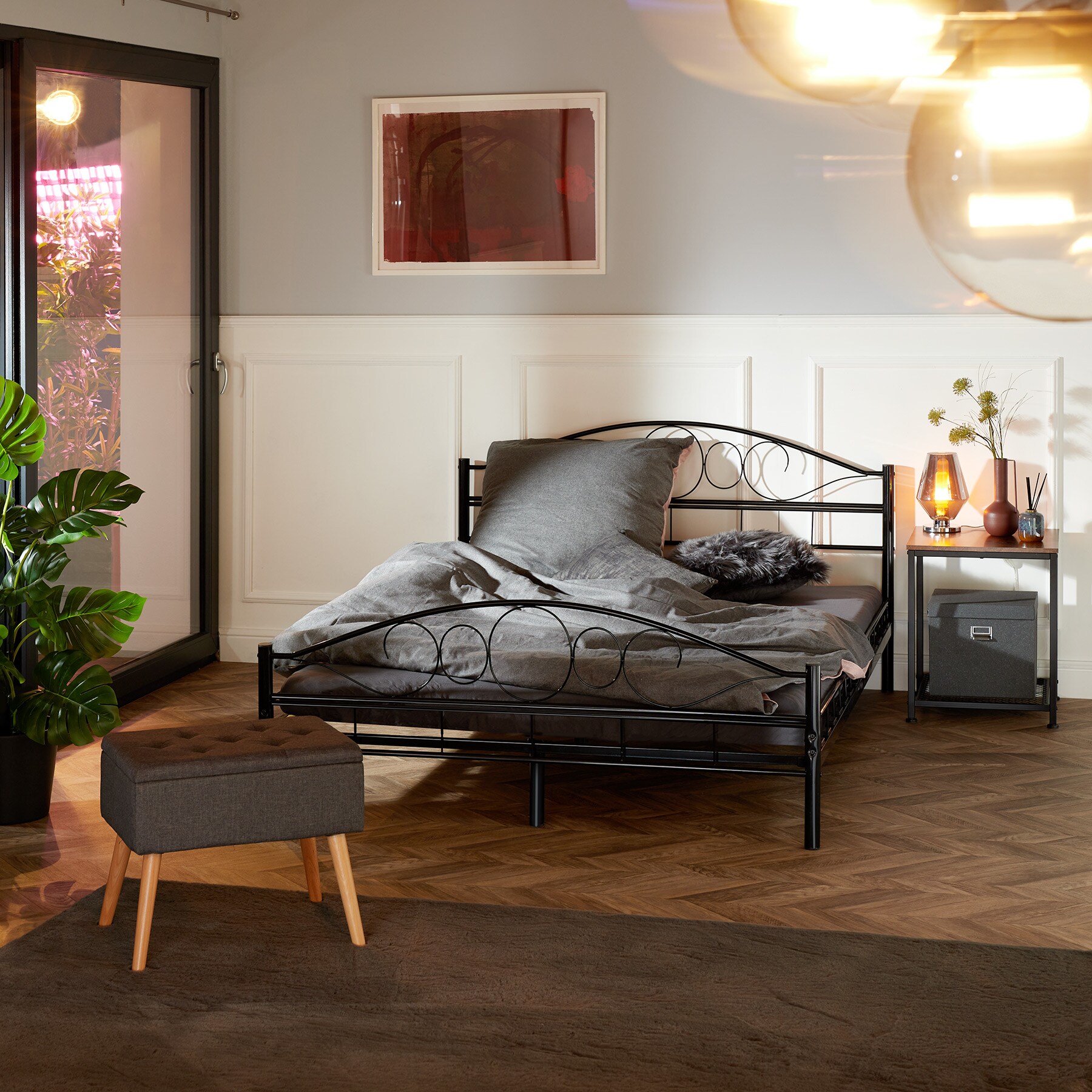 tectake® Metallbett, robustes Stahlgestell, bodenschonende Kunststoffkappen, 140 x 200 cm