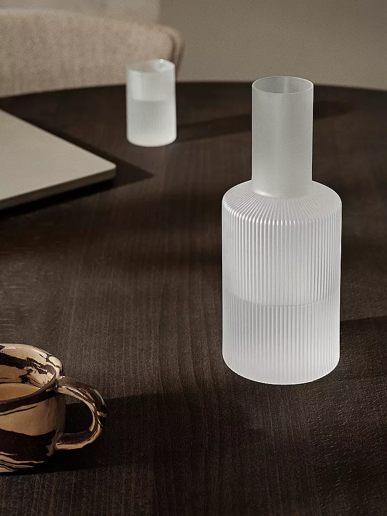 FERM LIVING Karaffe RIPPLE 1l Frosted  weiss