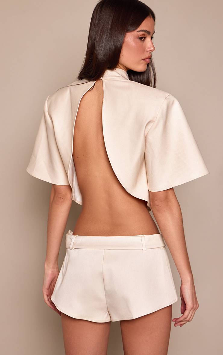 Crème Short Taille Basse À Détail Boutonné