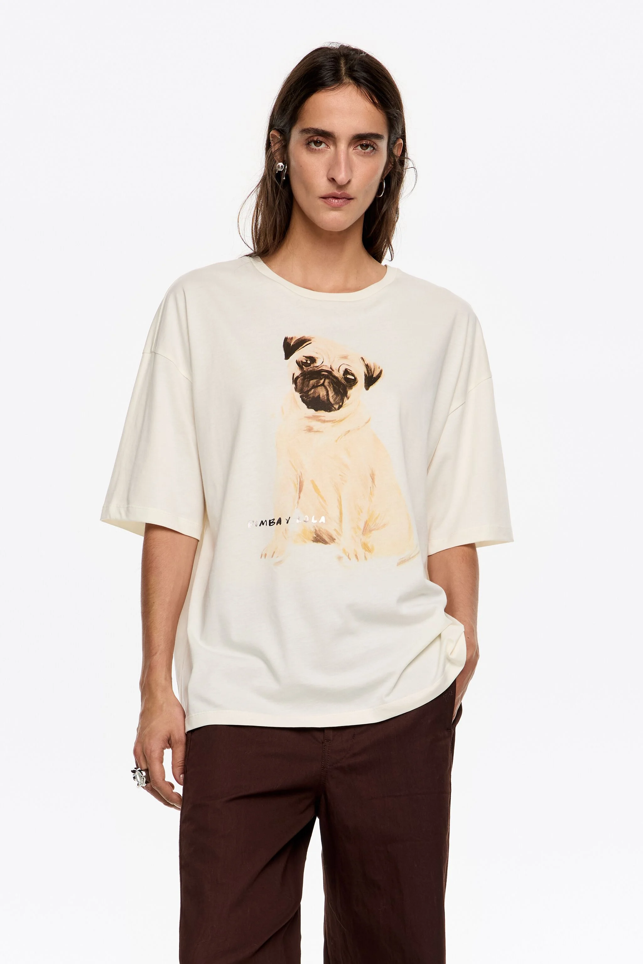 Camiseta com logo de pug cor marfim