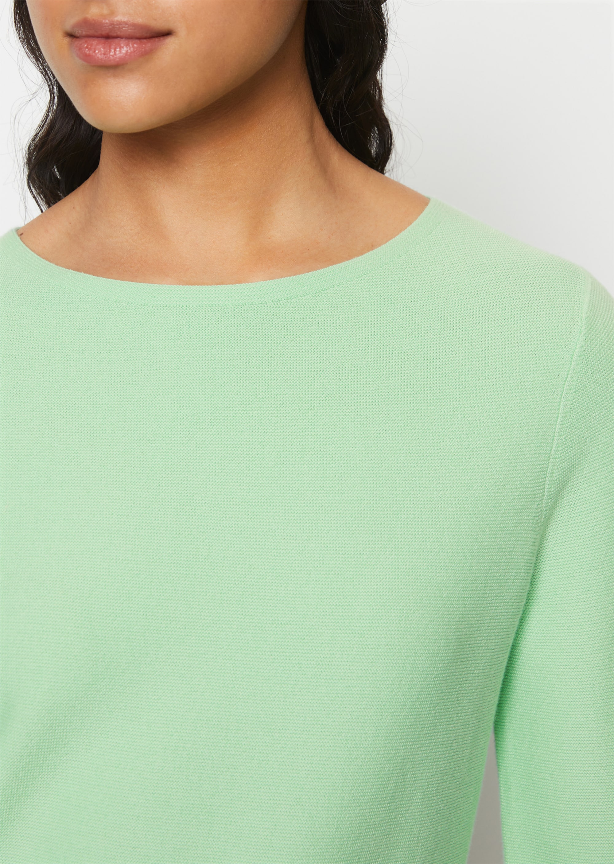 Rundhals-Strickpullover regularmit feinen linken Maschen