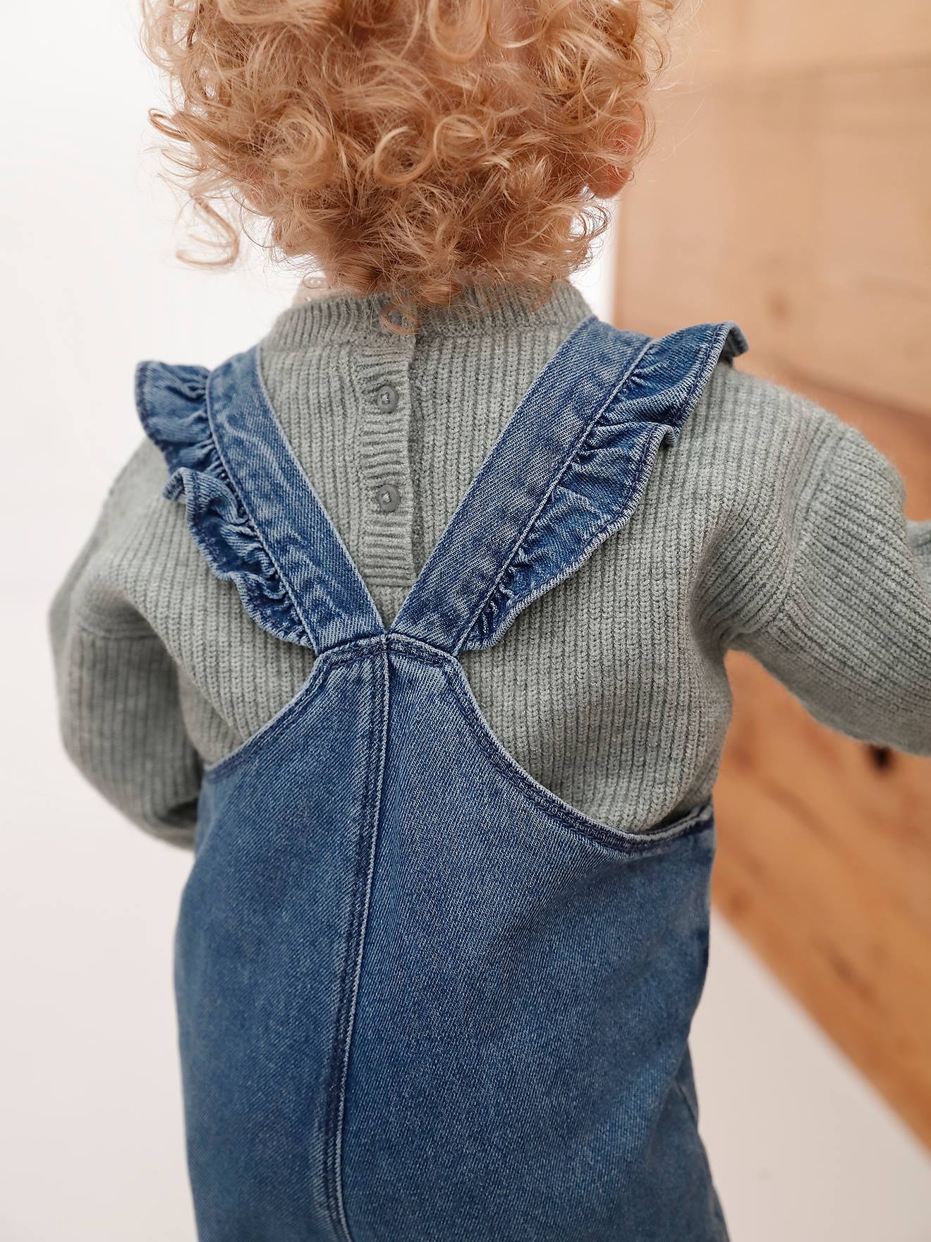Macacão jeans infantil na cor pedra