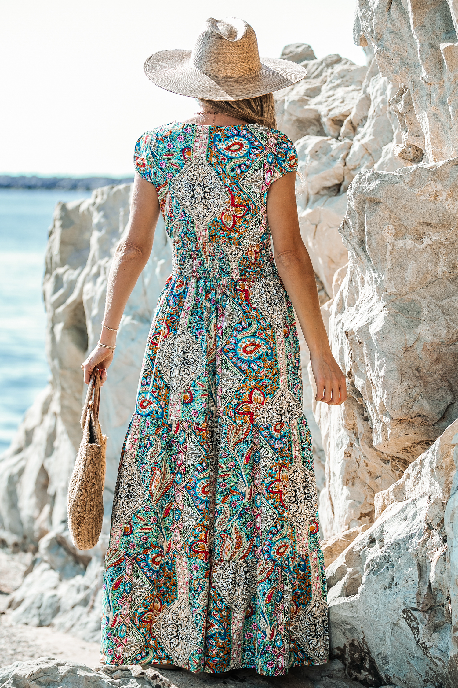 Robe maxi à col en V et à imprimé paisley