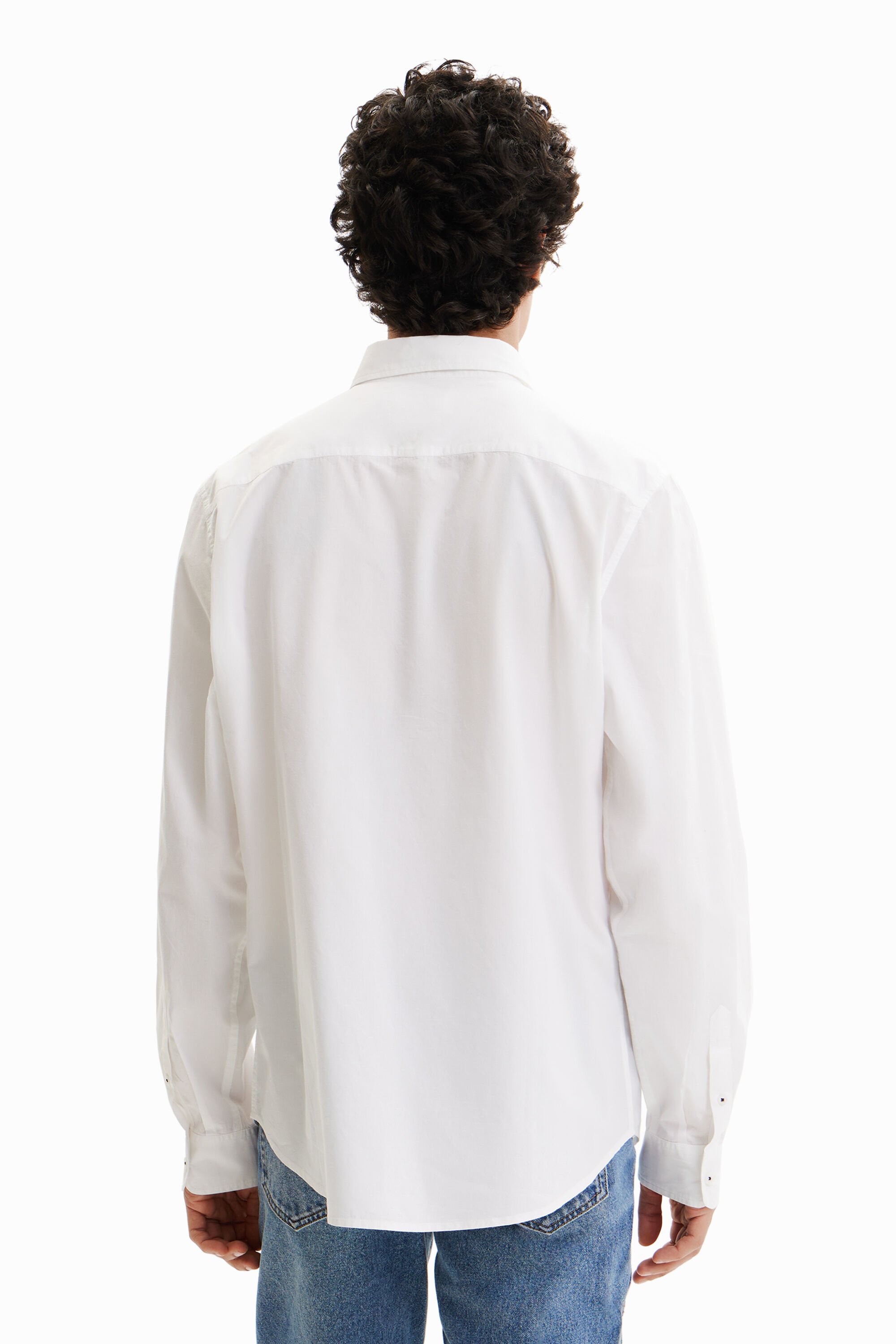 Chemise messages contraste