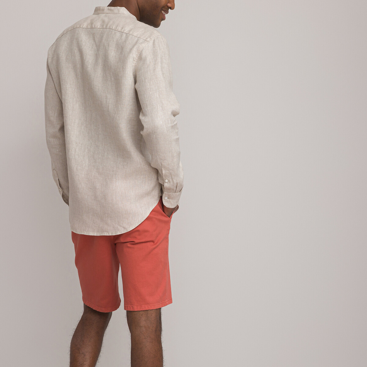 COLEÇÕES LA REDOUTE<br>Camisa reta, gola mandarim, em linho, assinatura AURELE