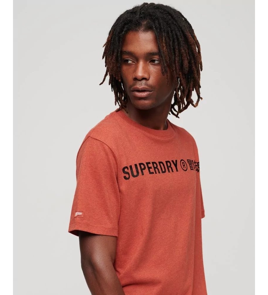 Camiseta vintage Superdry com logo laranja