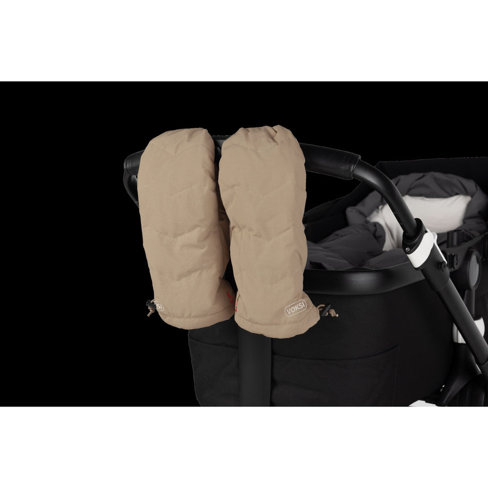 Køb Voksi® Dark Sand Stroller Vanter
