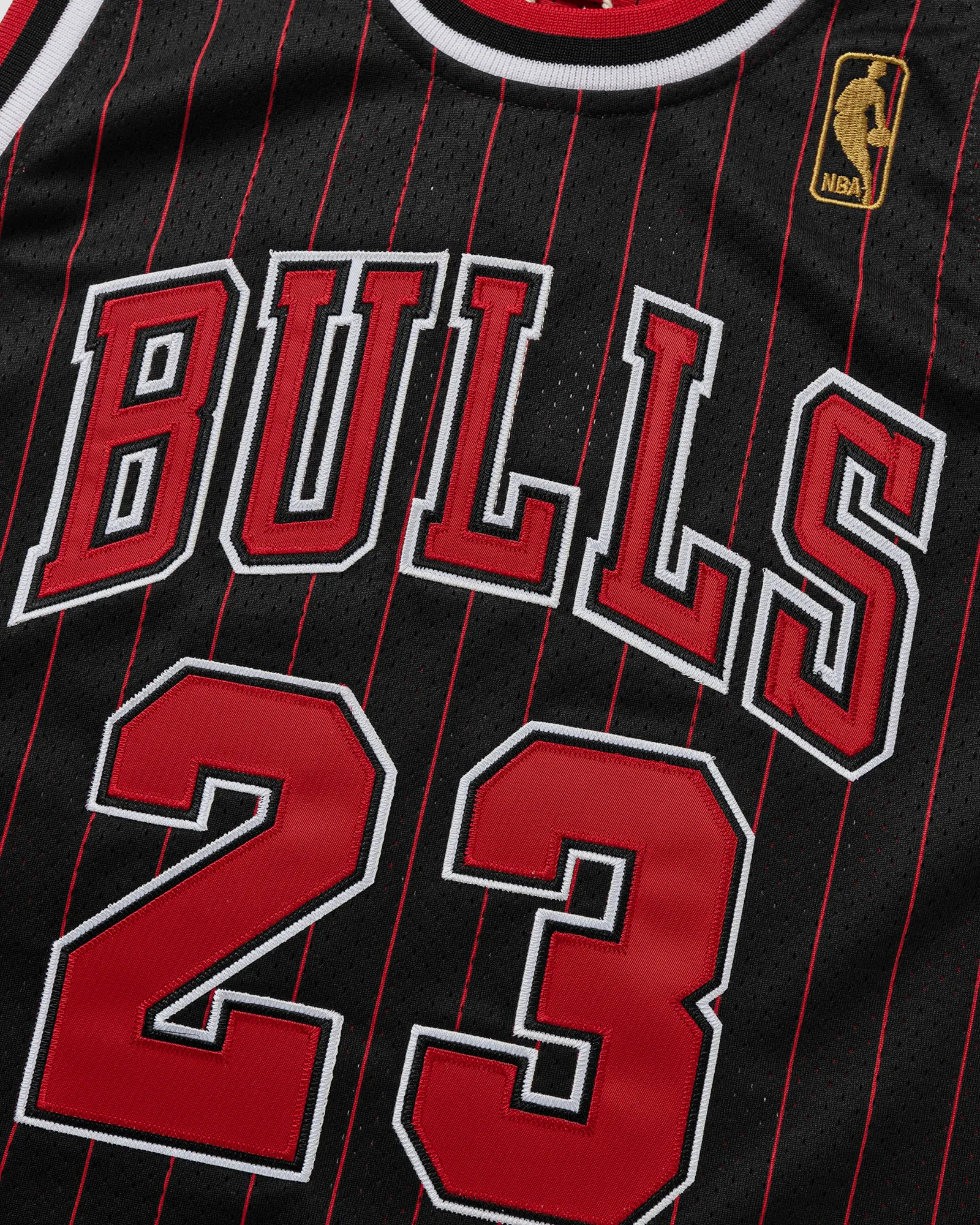 Mitchell & Ness NBA AUTHENTIC JERSEY CHICAGO BULLS 1996-97 MICHAEL JORDAN #23