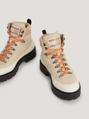 Botas de caminhada com travas de couro