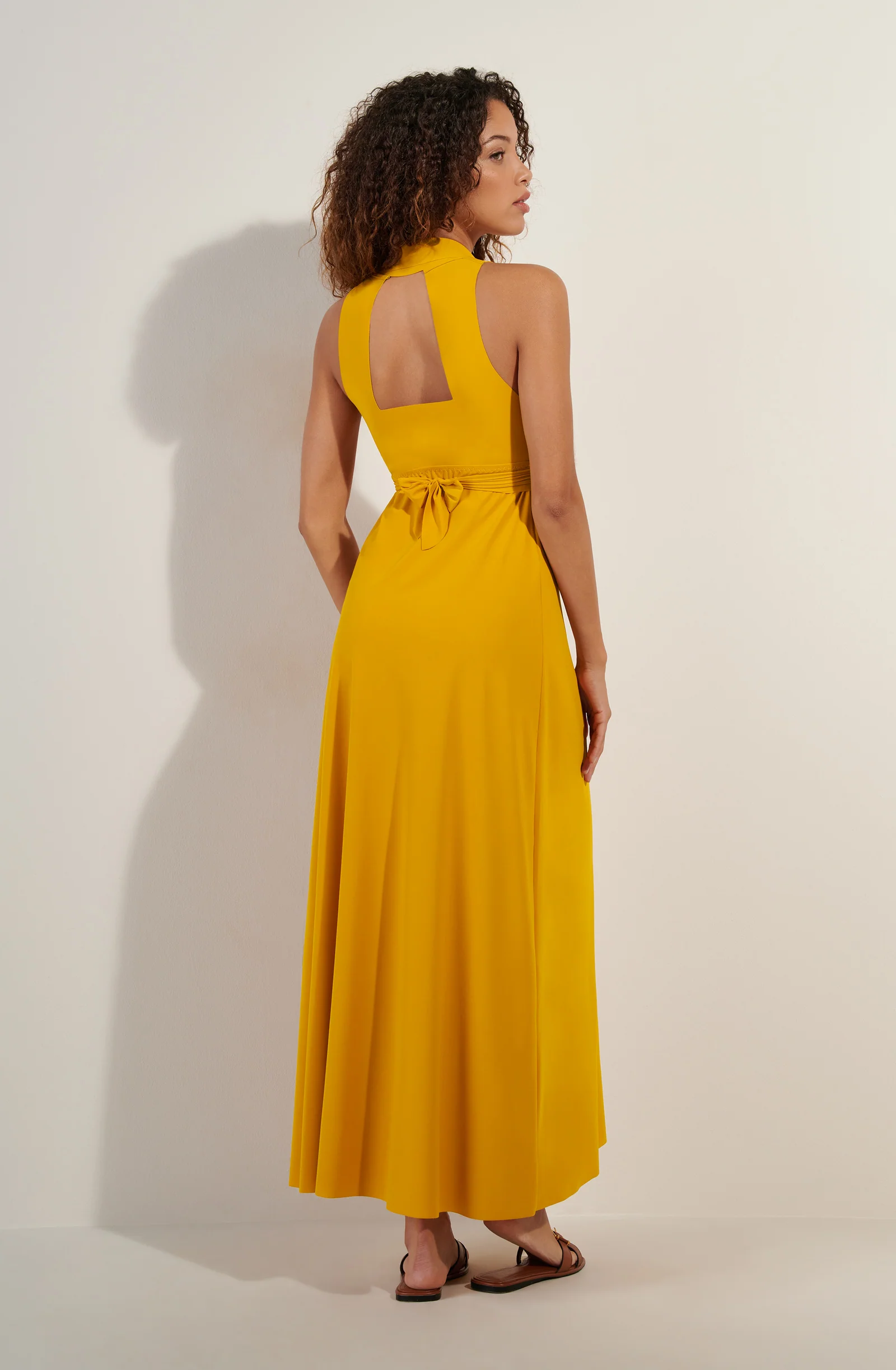 rova Robe longue ocre à dos ouvert Ocre