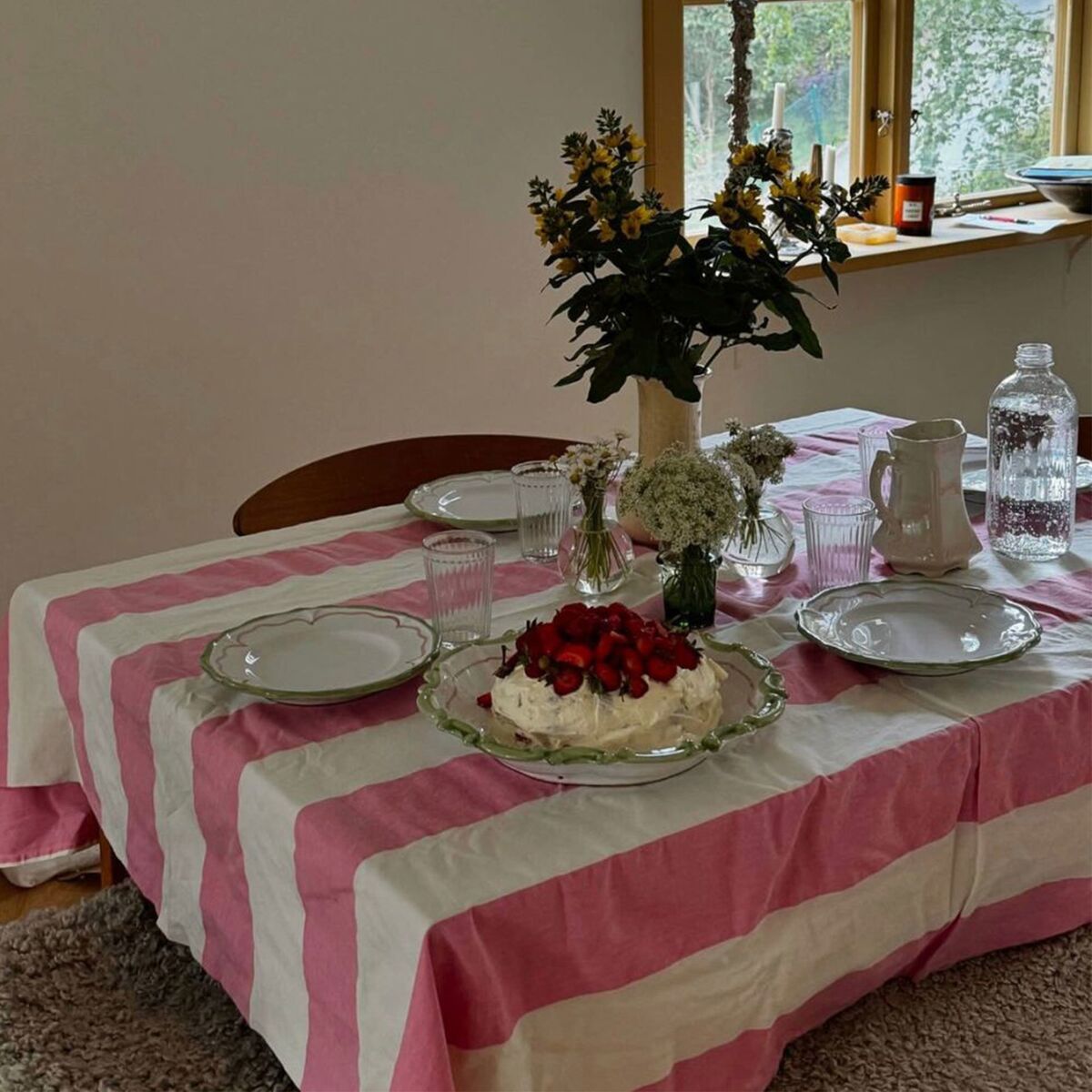 Gaia duk 145x145 cm, rosa/hvit