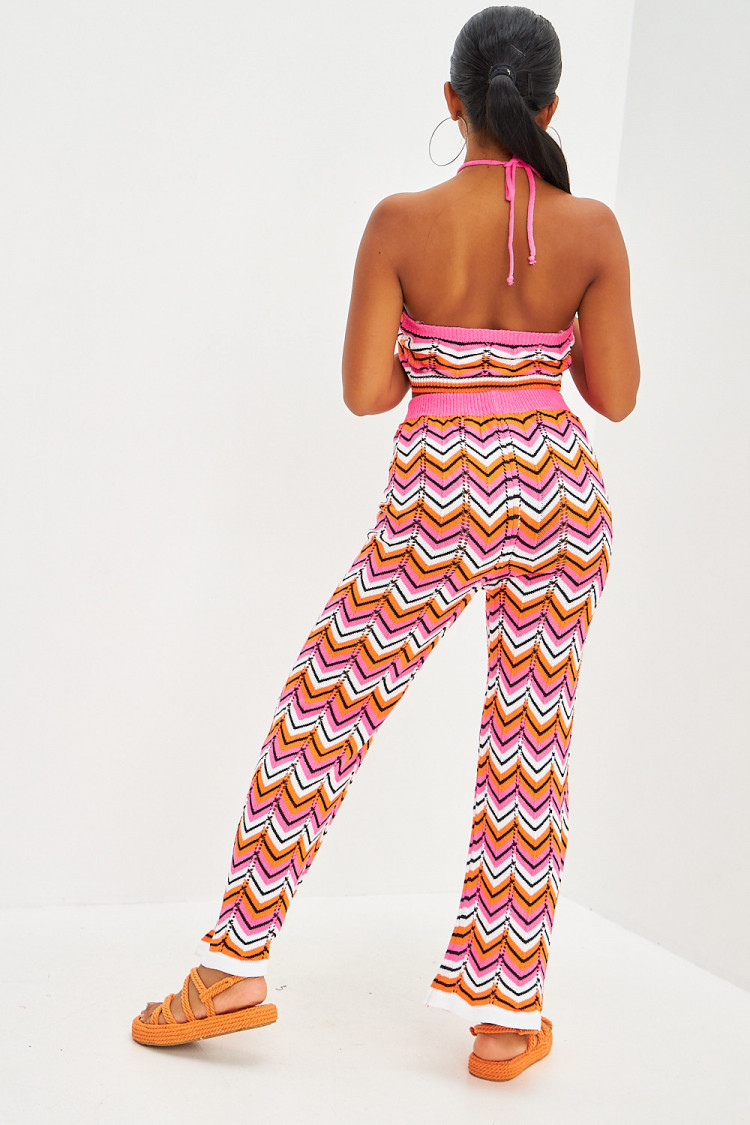 Ensemble top dos nu + pantalon en maille crochet à motifs chevrons orange et rose