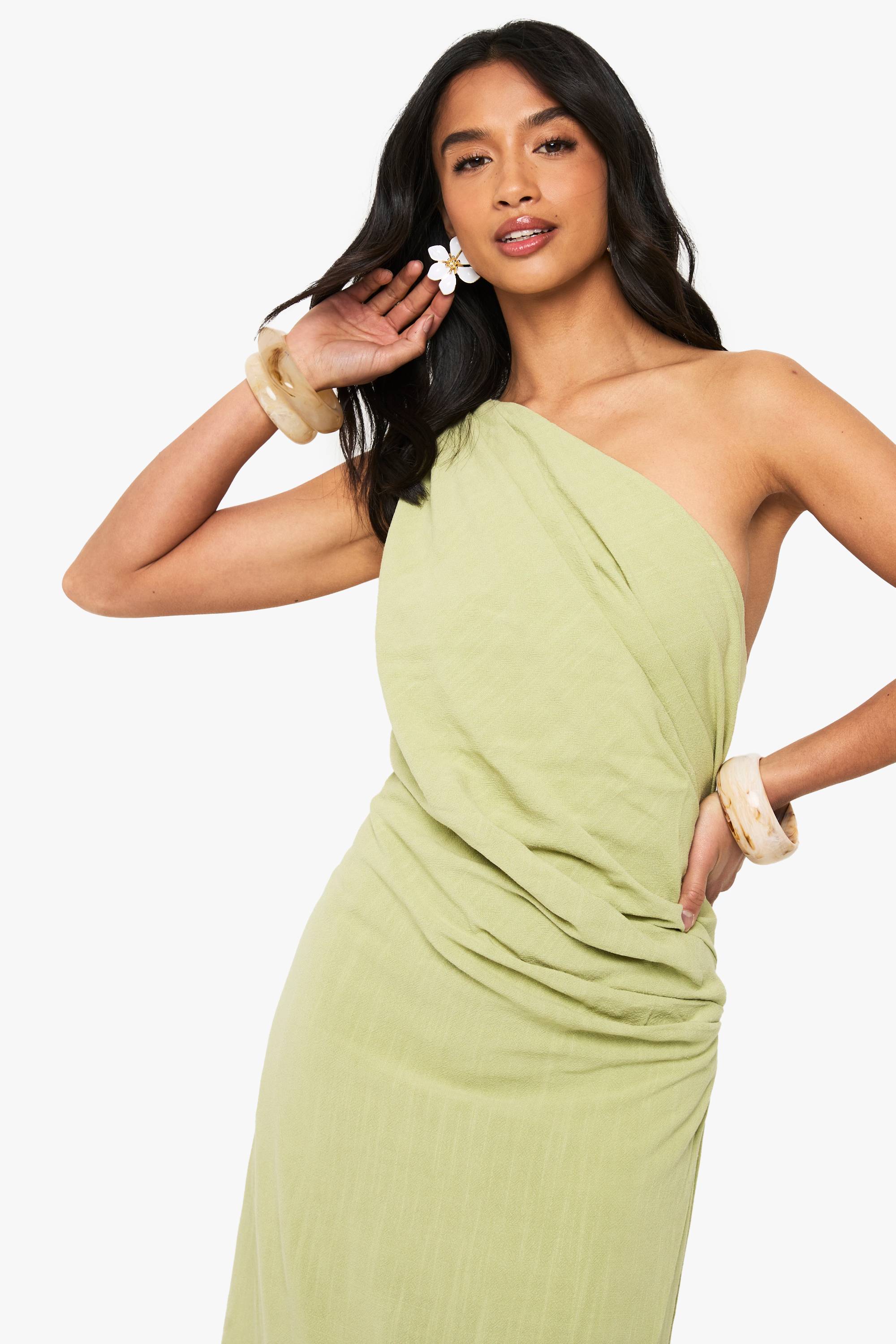 boohoo Petite Robe Maxi à effet lin drapé avec bretelles dans le dos