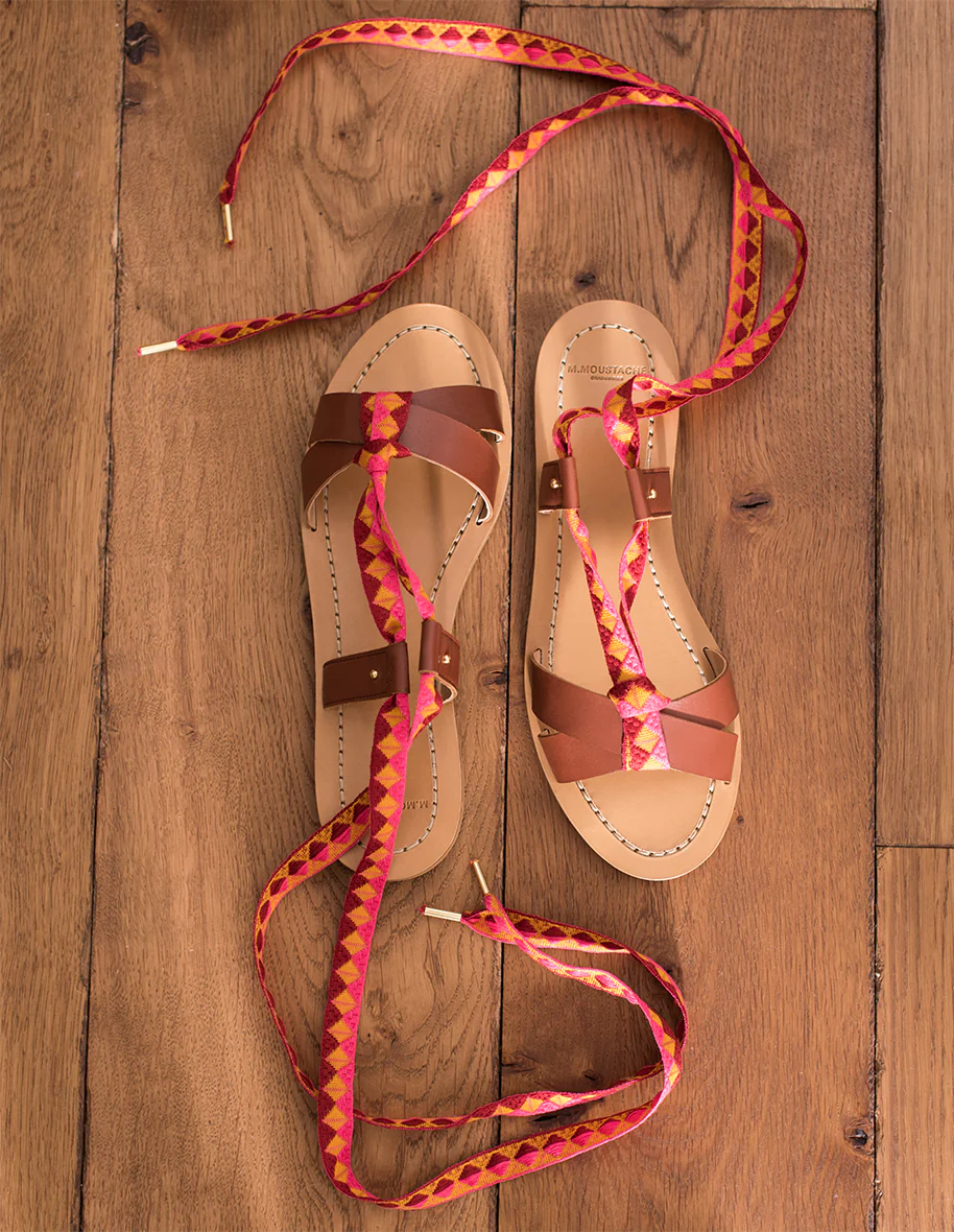 Sandales plates Zoé - Cuir cognac jacquard ethnique