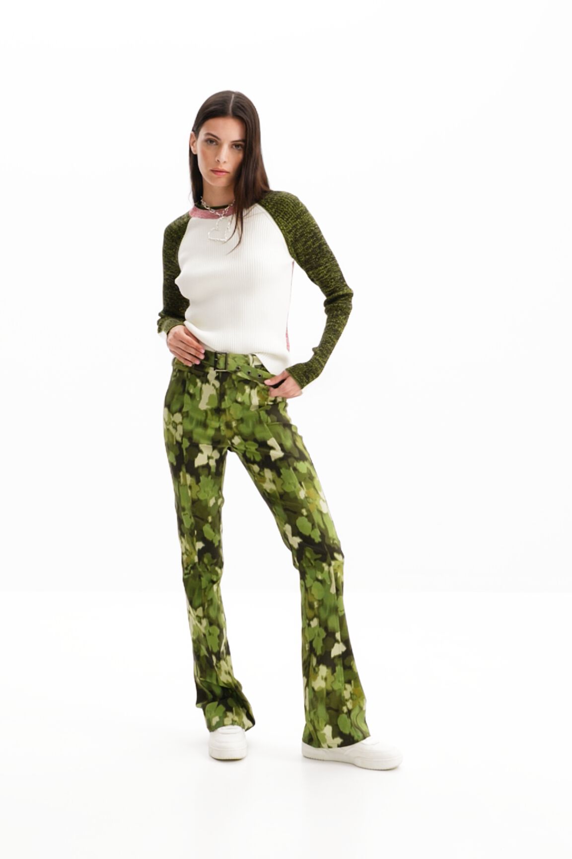 Calça Flare camuflada