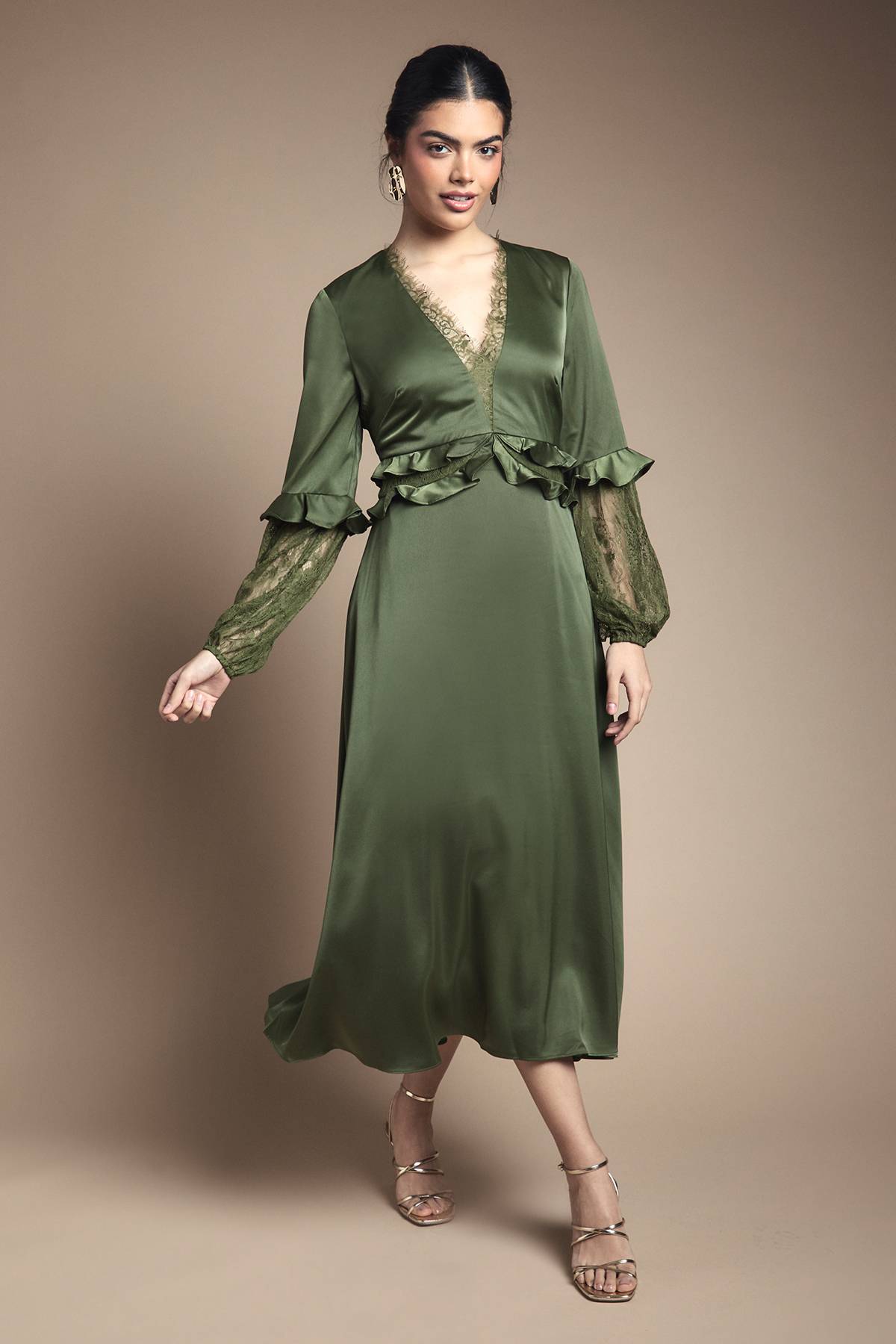 Oasis Robe Mi-Longue Col V à Manches en Dentelle et Taille Froncée