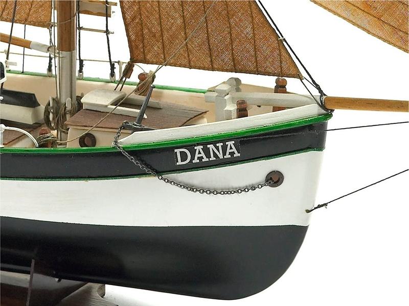 Billing Boats Bausatz Fischerboot Dana, 390 mm 1:60 Fischerboot Modellbausatz