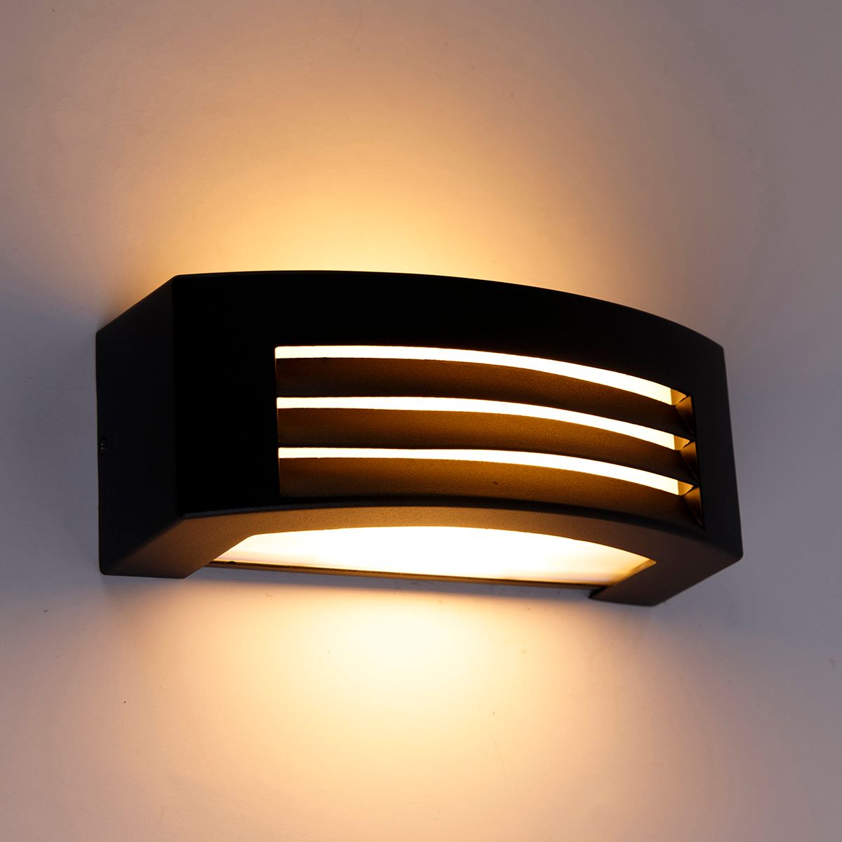 Smart buiten wandlamp zwart IP44 incl. Wifi A60 - Hurricane