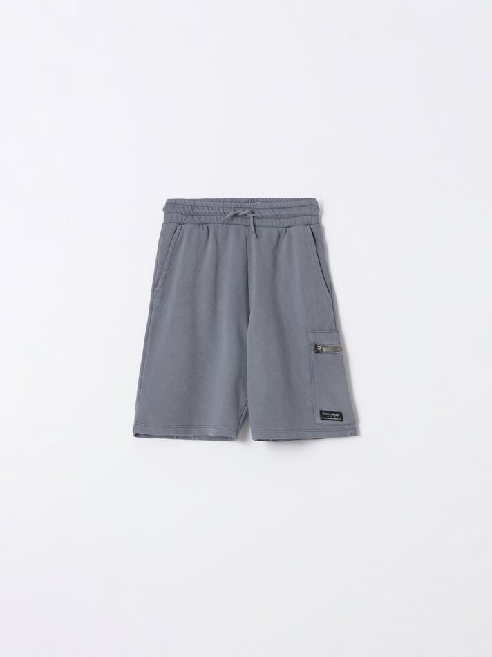 Bermuda jogger com bolso - Chumbo